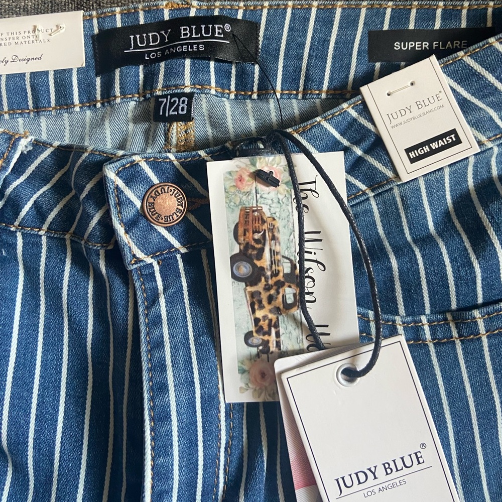 Judy Blue super flare jeans. - Picture 3 of 4